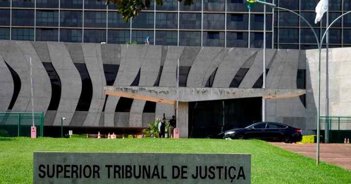 Explosion outside Brazil Supreme Court leads to evacuation, 1 dead: police – National | Globalnews.ca