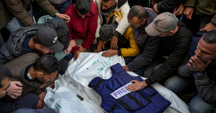5 Palestinian journalists killed by Israeli strike, Gaza Health Ministry says – National | Globalnews.ca