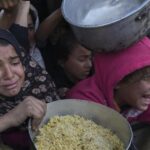 A 4th infant dies of the winter cold in Gaza as families share blankets in seaside tents – National | Globalnews.ca