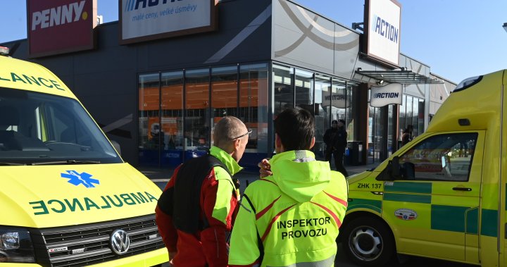 2 women killed in Czech mall knife attack, 16-year-old suspect arrested – National | Globalnews.ca