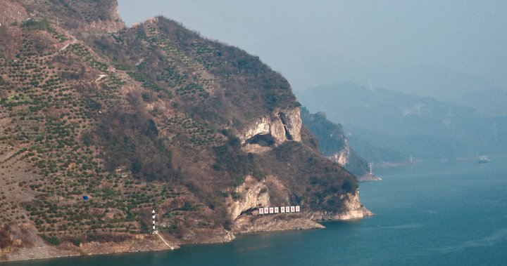 ‘Puppy Mountain’: Why this Chinese cliff has become a tourist spot – National | Globalnews.ca
