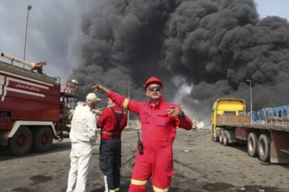 A massive explosion at an Iranian port linked to missile fuel shipment kills 4, injures over 500 – National | Globalnews.ca