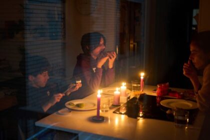 As Spain and Portugal’s power returns, the blackout’s cause remains unknown – National | Globalnews.ca