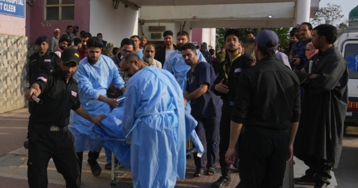 Gunmen open fire on tourists, killing over 20 people at Kashmir resort – National | Globalnews.ca