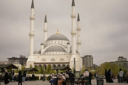 Magnitude 6.2 earthquake hits Istanbul injuring more than 150 people – National | Globalnews.ca