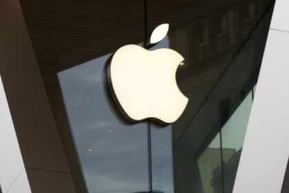 Apple says most devices will come from India, Vietnam to avoid U.S. tariffs – National | Globalnews.ca