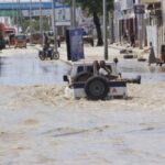 At least seven people die as heavy rains leave waist-high floodwaters in Somalia’s capital – National | Globalnews.ca