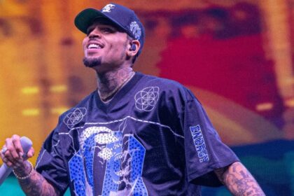 Chris Brown freed on .7-million bail in U.K. ahead of assault trial – National | Globalnews.ca
