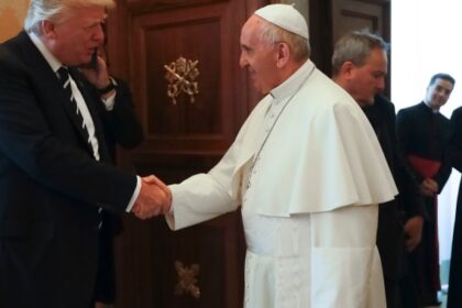 Donald Trump posts AI Image of himself as pope, sparks criticism – National | Globalnews.ca