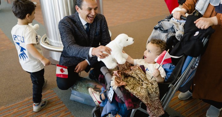 Manitoba premier welcomes second child from Gaza in need of health care  | Globalnews.ca