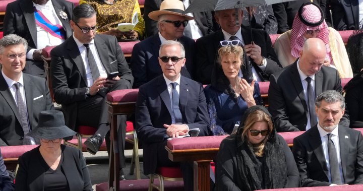 Mark Carney meets Pope Leo XIV after inaugural mass at the Vatican – National | Globalnews.ca