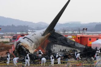 South Korea plane crash victims’ families file complaint against officials – National | Globalnews.ca