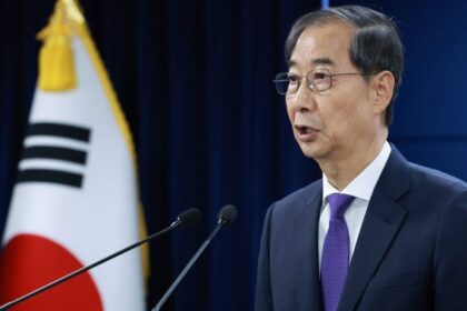 South Korea politics gets 3 major shake-ups in 24 hours as election looms – National | Globalnews.ca