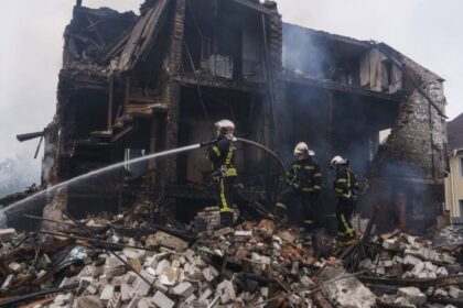 Trump says ‘I’m not happy with Putin’ after Ukraine hit by Russian barrage – National | Globalnews.ca