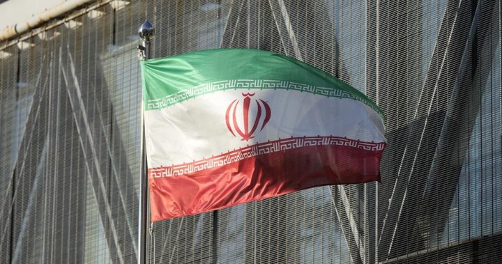 Trump threatens sanctions on countries, individuals that buy Iranian oil – National | Globalnews.ca