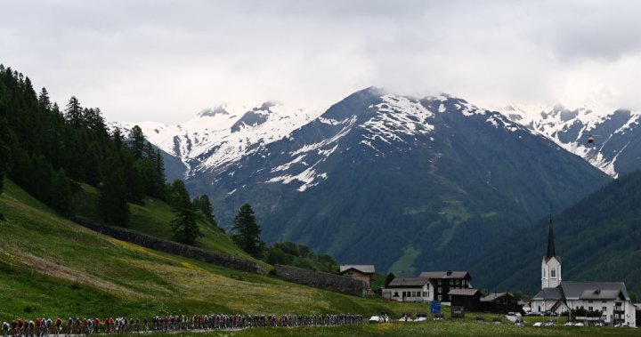 Video shows Swiss village being flattened by glacier collapse – National | Globalnews.ca
