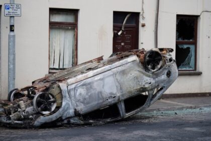 A Northern Ireland town has seen 2 nights of anti-immigrant violence. Why? – National | Globalnews.ca