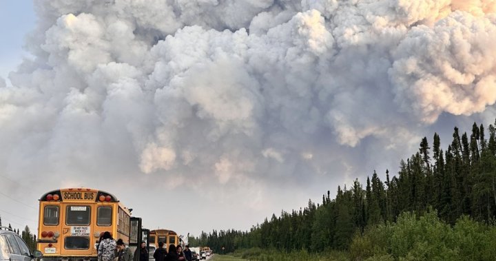 Australia sends crews to help Canada in its fight against wildfires  | Globalnews.ca