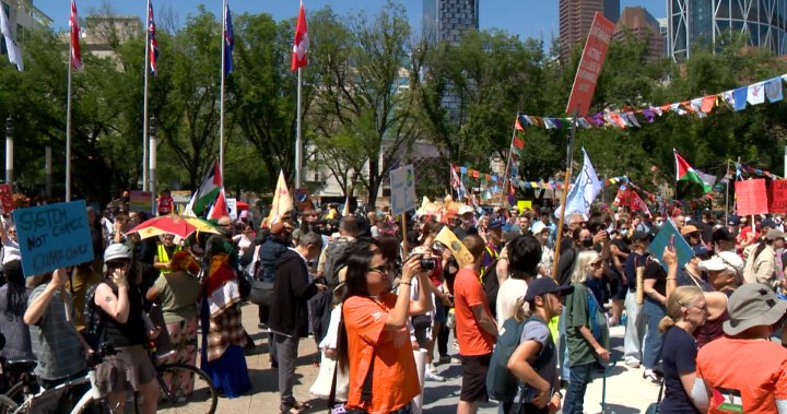 Hundreds of protesters rally in downtown Calgary ahead of G7 summit  | Globalnews.ca