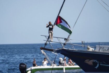 Israel vows to prevent an aid boat carrying Greta Thunberg and other activists from reaching Gaza – National | Globalnews.ca