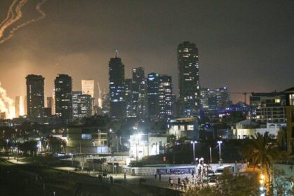 Israel warns ‘Tehran will burn’ as Iran fires missiles after Israeli strike – National | Globalnews.ca
