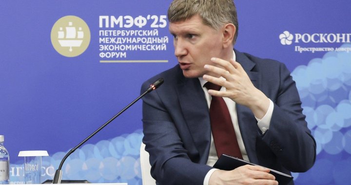 Russia ‘on the verge of going into a recession,’ economy minister warns – National | Globalnews.ca