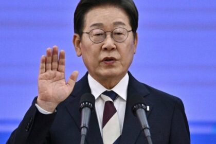 South Korea’s new president vows to restart talks with North – National | Globalnews.ca