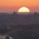 52 Palestinians in Gaza are killed by Israeli airstrikes or shot dead while seeking aid – National | Globalnews.ca
