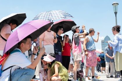China sees record temperatures as students shelter from heat wave – National | Globalnews.ca