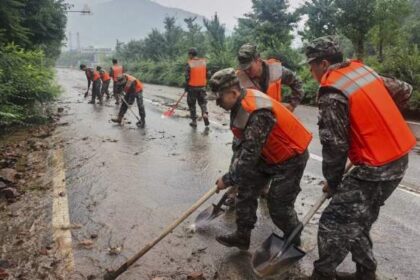 China’s heavy rains prompt flood warnings as landslide kills at least 4 – National | Globalnews.ca