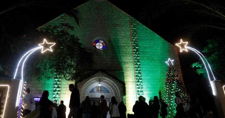 Israeli strike on Gaza’s only Catholic church kills 2, injures several – National | Globalnews.ca