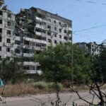 Russia attacks 4 Ukrainian cities as time ticks down to U.S. peace deadline – National | Globalnews.ca