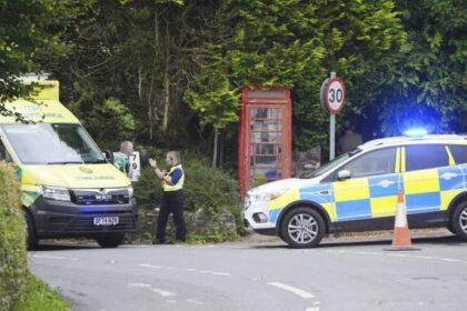 School bus crash in England leaves 1 student dead, 2 seriously injured – National | Globalnews.ca