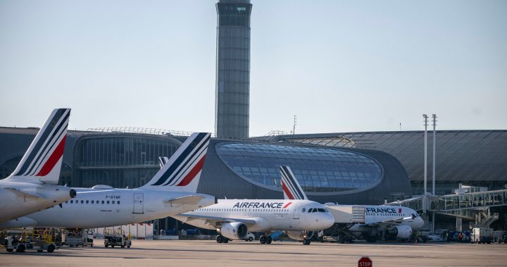 Travel around France could be hit as air traffic controllers strike – National | Globalnews.ca