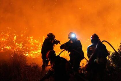 Wildfire sweeps northern Athens suburb, residents ordered to evacuate – National | Globalnews.ca