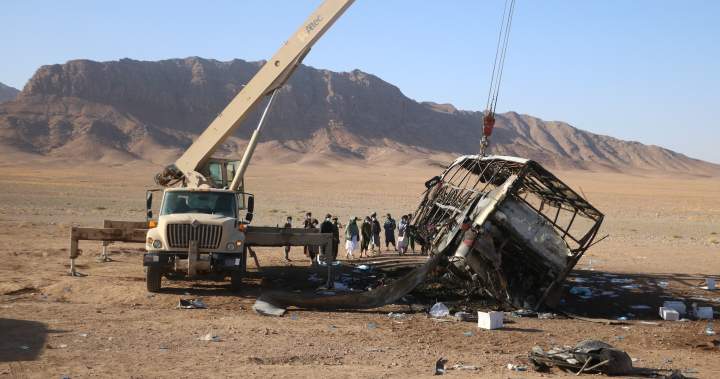 Afghanistan bus crash kills more than 70 Afghans returning from Iran – National | Globalnews.ca