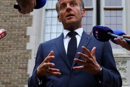 Macron calls Putin ‘an ogre at our doorstep,’ doubts Russia will make peace – National | Globalnews.ca